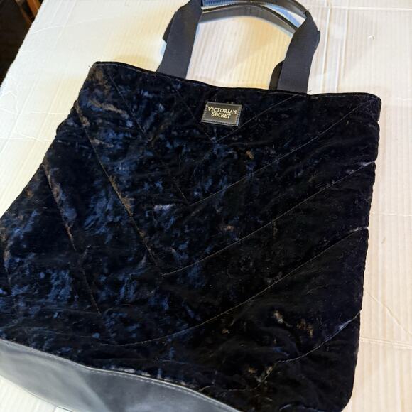 Victoria's Secret Limited Edition Velvet Tote Bag Black - Picture 3 of 7